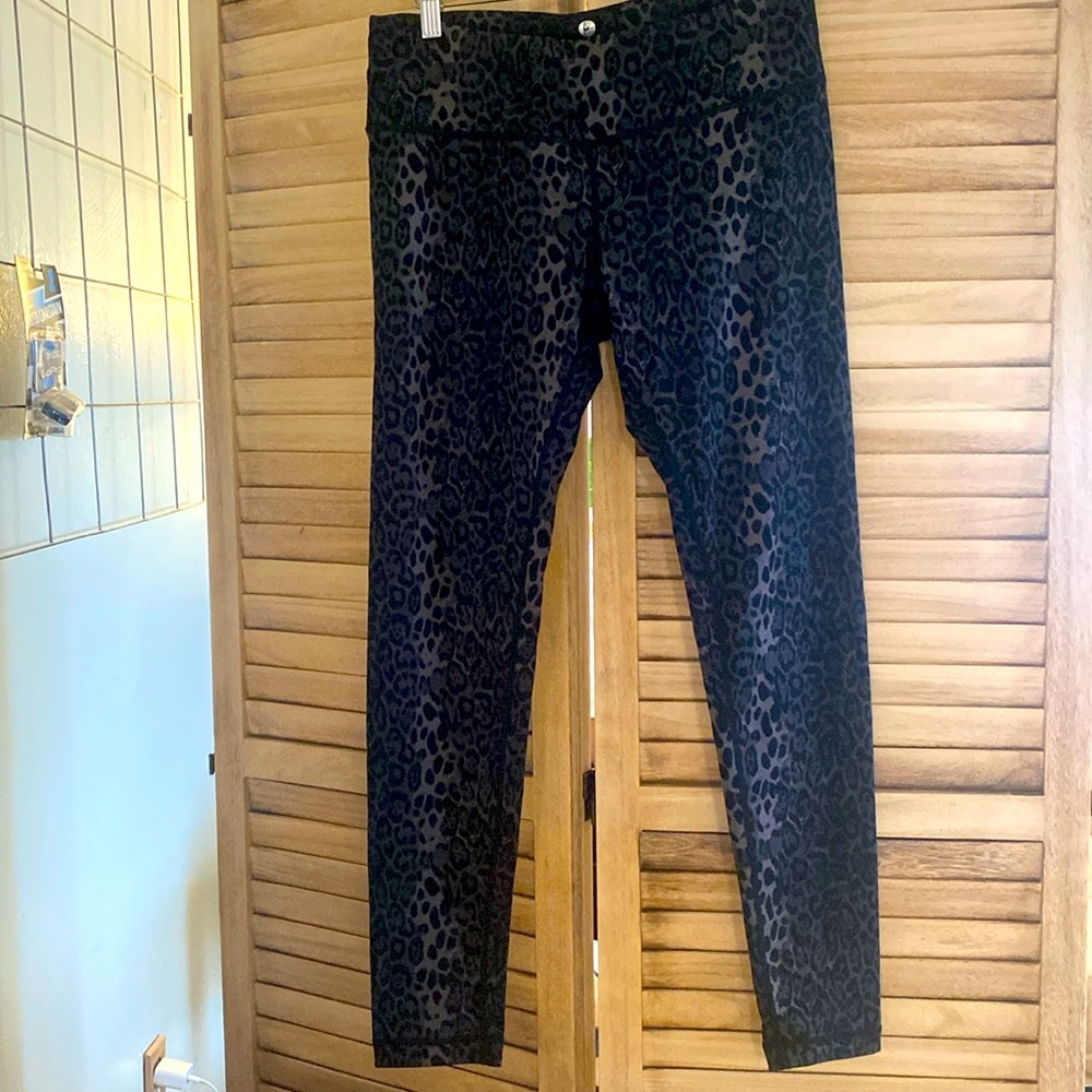 90 Degree by Reflex leggings Size M